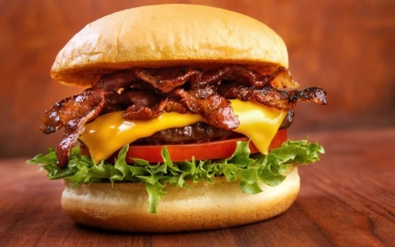 Καλογυμνασμένο σώμα και junk food; – Και όμως πάνε μαζί!